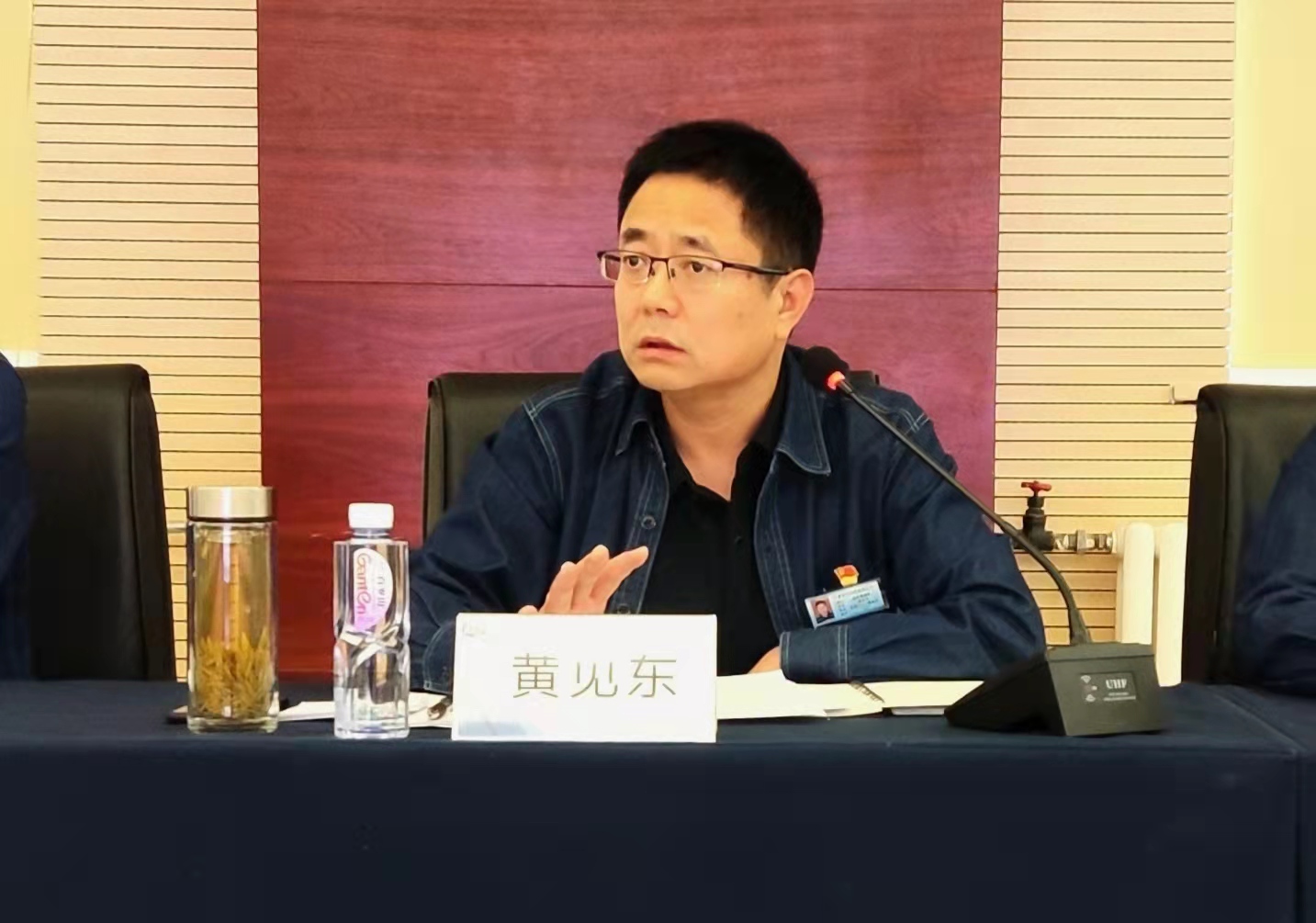 和宁公司召开党委中心组理论学习扩大会议 (2).jpg 和宁公司召开党委中心组理论学习扩大会议 (2).jpg